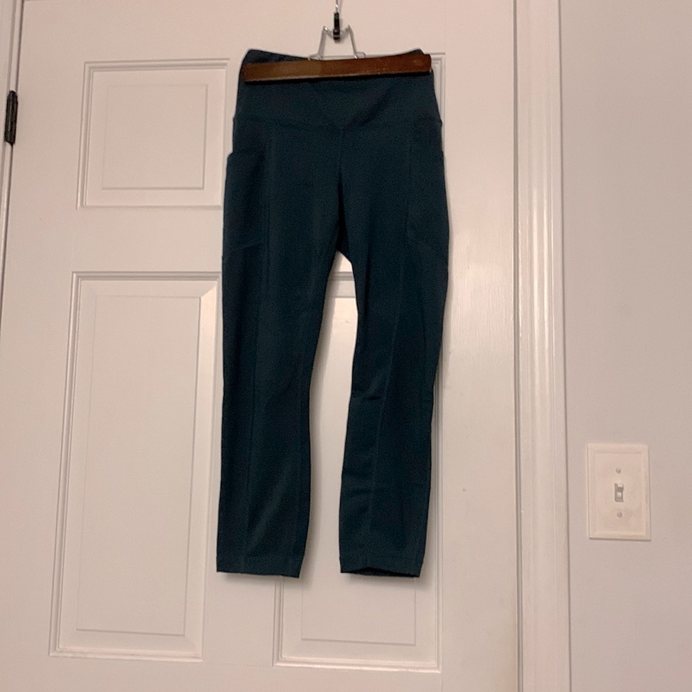 Forest green capris with two pockets